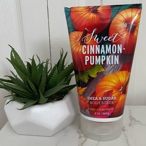 Bath & Body Works | Sweet Cinnamon Pumpkin Shea & Sugar Body Scrub